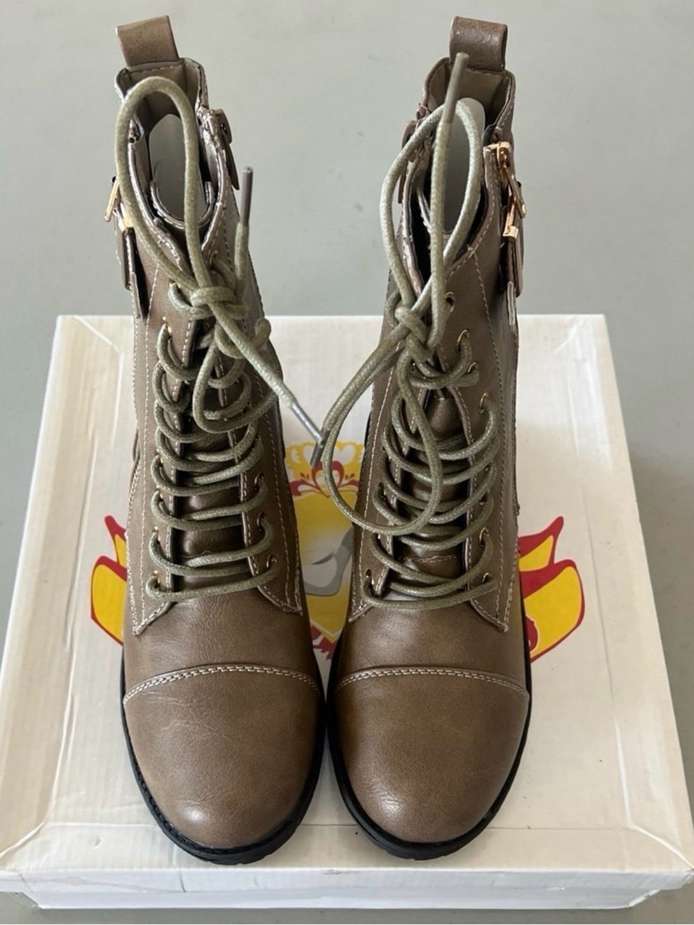 Women's Lace-Up Combat Boots in Taupe Shoes Size 6.5